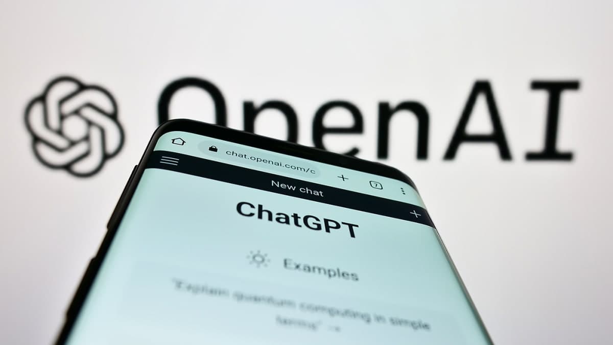 2026 Report: ChatGPT Loses Absolute Dominance as Market Share Falls Below 50% for the First Time