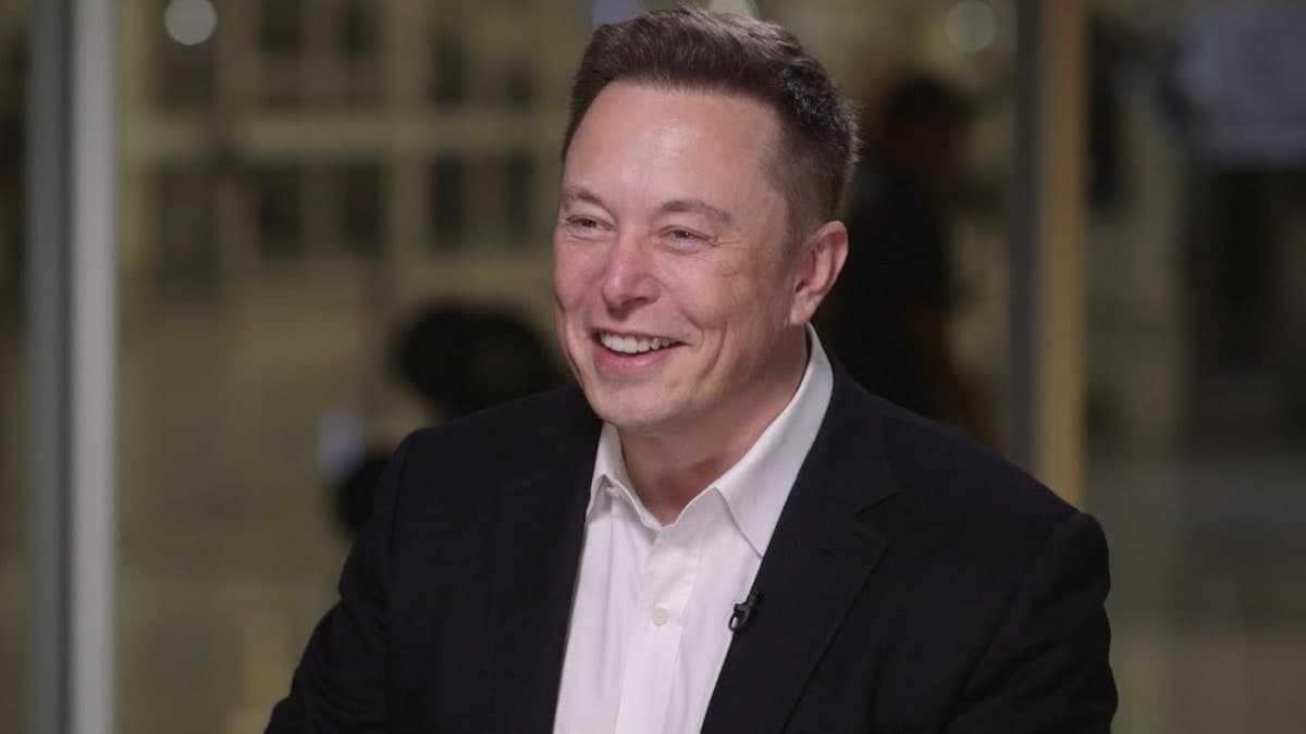How did Elon Musk become the first trillionaire in history?