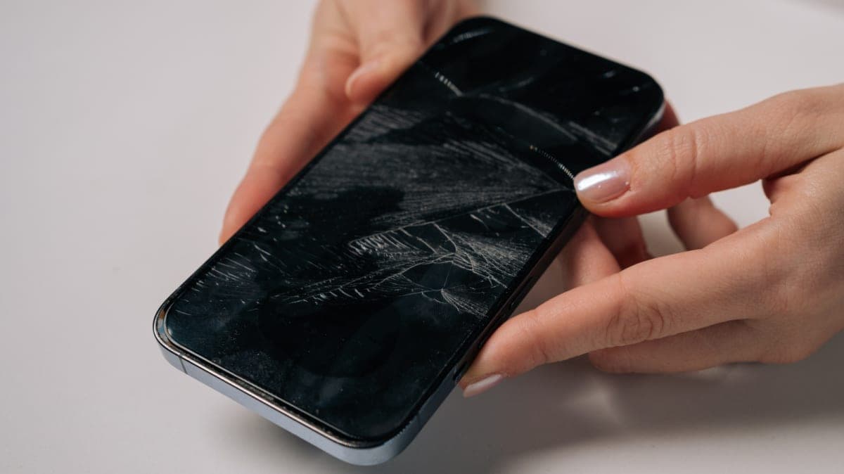 5 Smartphone Screen Problems You Should Never Ignore