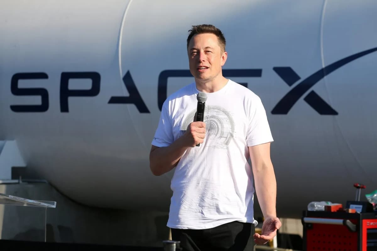 Elon Musk Says SpaceX Could One Day Be Worth More Than Earth's Entire Economy
