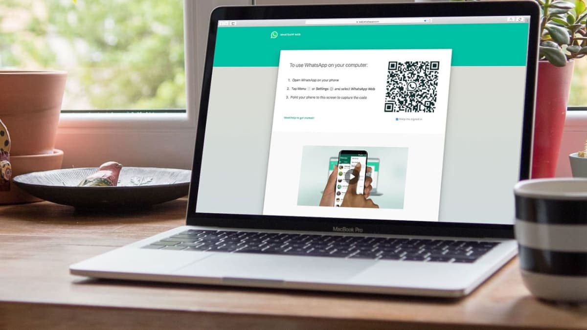 How to Lock WhatsApp Web With a Password and the New App Lock Feature