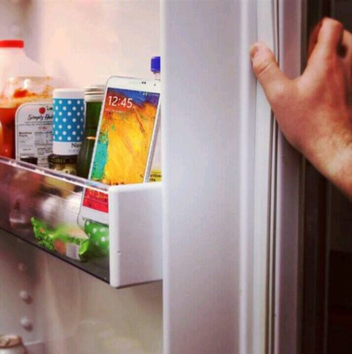 Should You Put Your Phone in the Fridge to Cool It Down? Experts Warn of Serious Risks